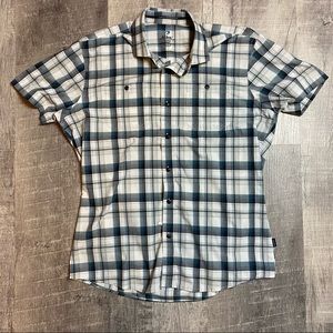 Kuhl tapered fit men’s shirt sleeve button down shirt Size Large